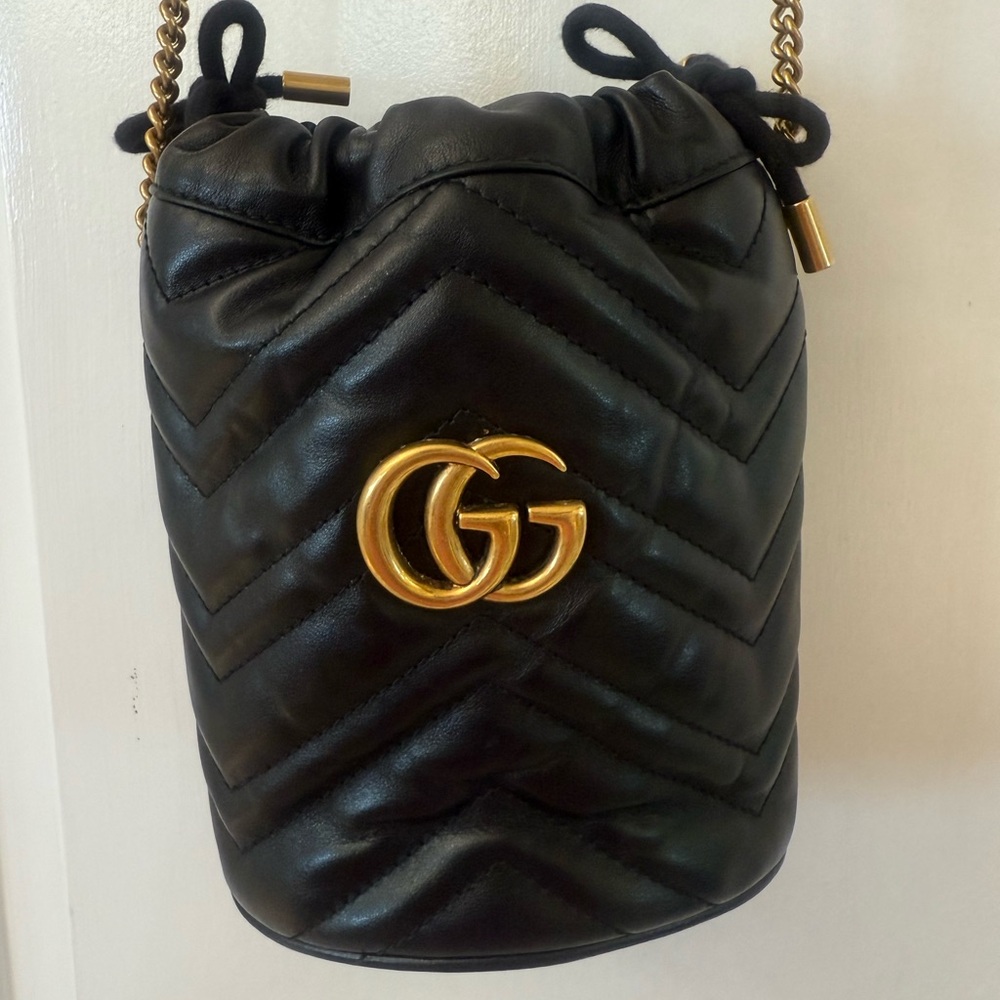 Gucci Marmont Quilted Calfskin Leather Matelasse Mini Bucket Bag with Gold Chain - Picture 5 of 15